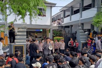Polisi tetapkan oknum guru SMAN 4  tersangka pelecehan