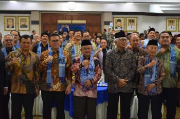 Mendikdasmen terima penghargaan tokoh pamomong Jateng