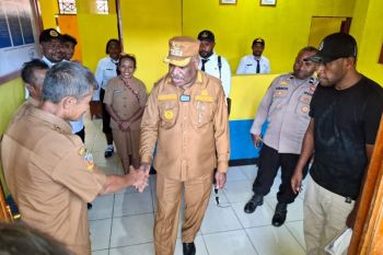 Pemkot Jayapura minta lurah menjaga lingkungan tetap bersih jelang HUT RI