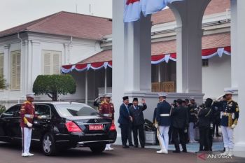 Presiden Prabowo terima kunjungan PM Anwar di Istana Merdeka