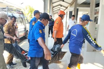 Pejalan kaki tewas tertabrak kereta di Blora