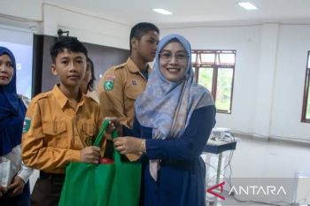 Pemprov Kaltim mulai salurkan 65 ribu seragam sekolah gratis, Agustus