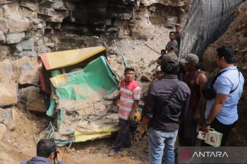 Polres Jepara  selidiki penyebab longsor yang menewaskan satu pekerja