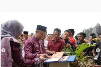 Gubernur Riau ramaikan pawai Ta'aruf MTQ ke-43