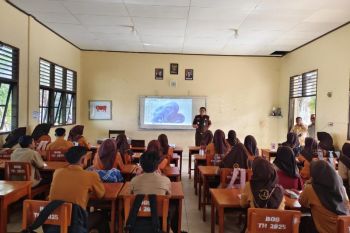 Kejari laksanakan program jaksa mengajar di sekolah