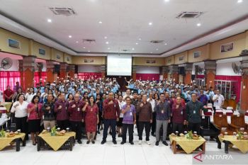 OJK Bali canangkan Gerakan Rabu Menabung ke para siswa