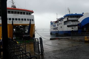 ASDP Ambon izinkan kapal feri beroperasi meski cuaca buruk
