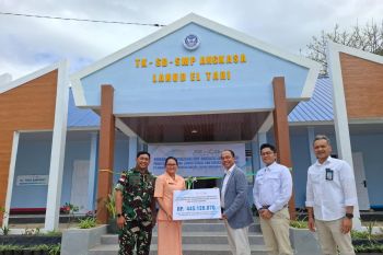 AP  Indonesia revitalisasi satu sekolah di Kota Kupang