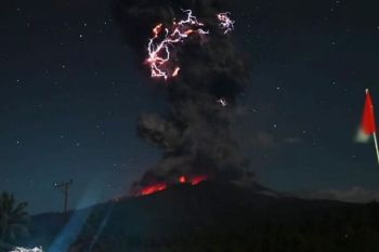 Pascaerupsi Lewotobi, PVMBG imbau warga waspadai banjir lahar