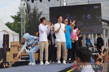 Jalan sehat bersama Gubernur dan Raffi Ahmad di Kobar berlangsung semarak