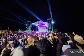 Malam penutupan FSA 2025 'pecah', dihibur artis ibukota dan lokal Bima