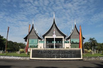 Sekda Bukittinggi jawab permasalahan tenaga honorer dirumahkan