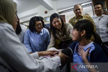 Menkomdigi tinjau cek kesehatan gratis untuk pelajar