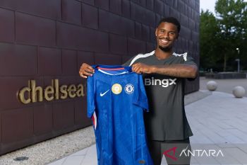 Chelsea sambut kedatangan bek muda berbakat Jorrel Hato dari Ajax