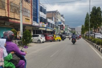 Pertokoan di Dumai banyak belum pasang Bendera Merah Putih, ini reaksi Satpol PP