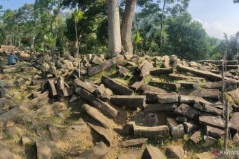 Tim Peneliti Gunung Padang temukan semen purba yang perkokoh pundan situs