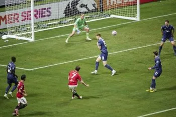 Manchester United juara Premier League Summer Series, Seri 2-2