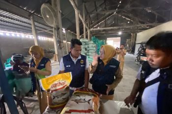 Polisi bersama Satgas Pangan antisipasi beras oplosan di Bojonegoro