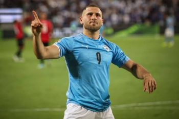 Unggah perang di Gaza, Fortuna Duesseldorf batalkan transfer Shon Weissman usai protes fans