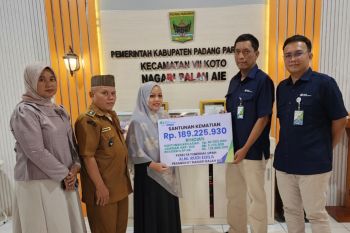 BPJS Ketenagakerjaan salurkan santunan meninggal perangkat nagari Padang Pariaman senilai Rp189 juta