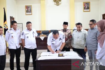 Wako Pariaman menandatangani nota kesepakatan tentang Ranperda RPJMD