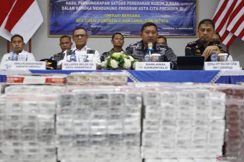 TNI AL dan Bea Cukai Gorontalo sita 100.740 batang rokok ilegal