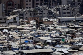 Truk bantuan terbalik di Gaza, 20 warga Palestina tewas