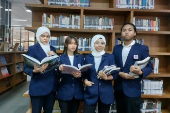 Nissa dan Ghitsa terpilih sebagai Ketua dan Wakil Ketua PUFA FADA President University 2025