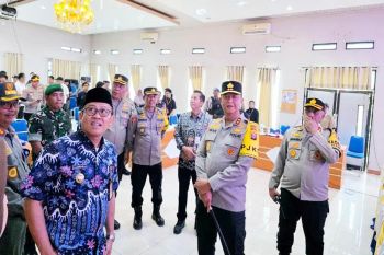 Pj Bupati Barut dan Kapolda Kalteng pantau rapat pleno PSU