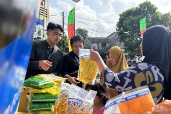 Polda Kepri dan Bulog gelar Pasar Murah bantu stabilkan harga pangan