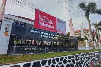 Imigrasi Tanjungpinang buka layanan paspor simpatik sambut HUT ke-80 RI
