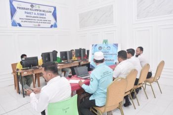 Lima WBP Lapas Narkotika  di Jambi ikut ujian penyetaraan paket C