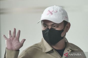 Bupati Koltim Abdul Azis jalani pemeriksaan di KPK