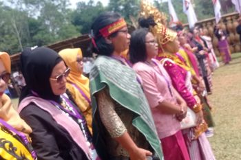 Gubernur Andra Soni minta masyarakat adat jaga NKRI