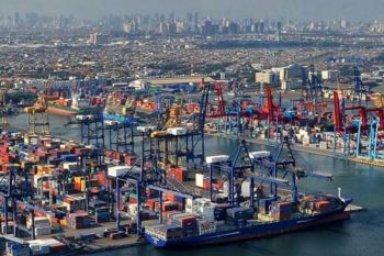 Pelindo catat arus peti kemas tumbuh 6 persen di semester I-2025