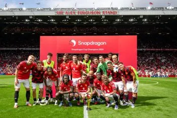 Manchester United tutup pramusim dengan menang adu penalti 5-4 dari Fiorentina
