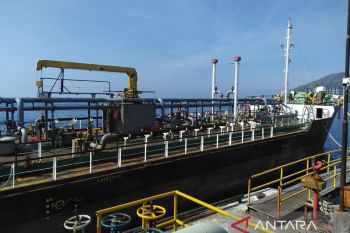 Pertamina datangkan kapal tangker tambahan atasi kelangkaan BBM di Ende