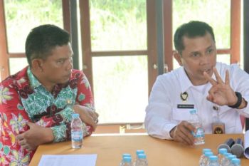 Wabup Katingan dampingi Kemenko Polhukam Tinjau lapangan KMP