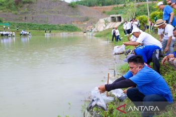 Satu ton benih ikan lele ditebar  di Embung MBH Ibu Kota Nusantara