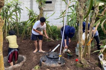 Mahasiswa UB dampingi warga Banyuwangi produksi biogas