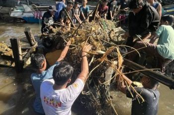 Mahasiswa KKN Unila inisiasi Gerakan Sadar Sampah di Pulau Laiya Sulsel