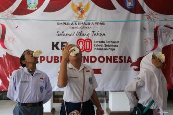 Lomba semarak HUT RI penyandang tunanetra