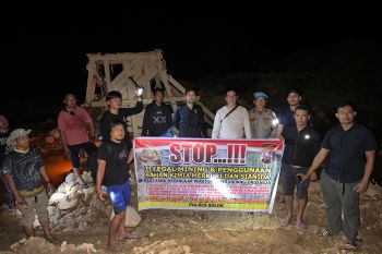 Polres Solok grebek dan hentikan  tambang ilegal di Kecamatan Tigo Lurah