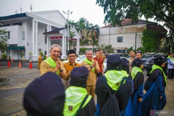 Wali Kota Bogor lepas 100 siswa Insantama long march hingga Cianjur