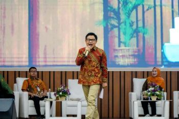 Cak Imin minta mahasiswa tak hanya belajar teori