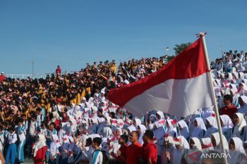 Lagu kebangsaan diputar di setiap perempatan jalan Kota Mataram