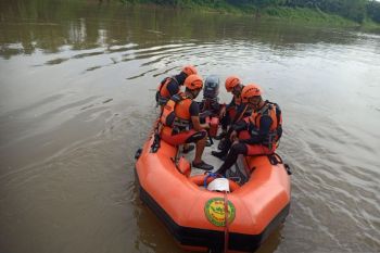 Tim SAR cari balita yang hilang  saat bermain di tepi Sungai Musi