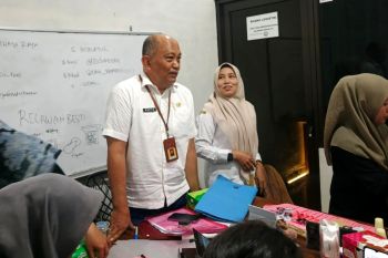 Disnakertrans Banten kembali gelar pelatihan makeup dan dorong wirausaha