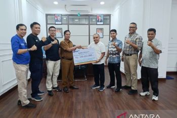 APRIL Dukung Pacu Jalur 2025 dengan Bantuan Lebih dari Rp700 Juta