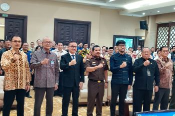 Kajati Sulsel giatkan satgas membantu percepatan investasi